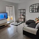 Petit Marais Nicois - Appartement 2P En Etage Eleve