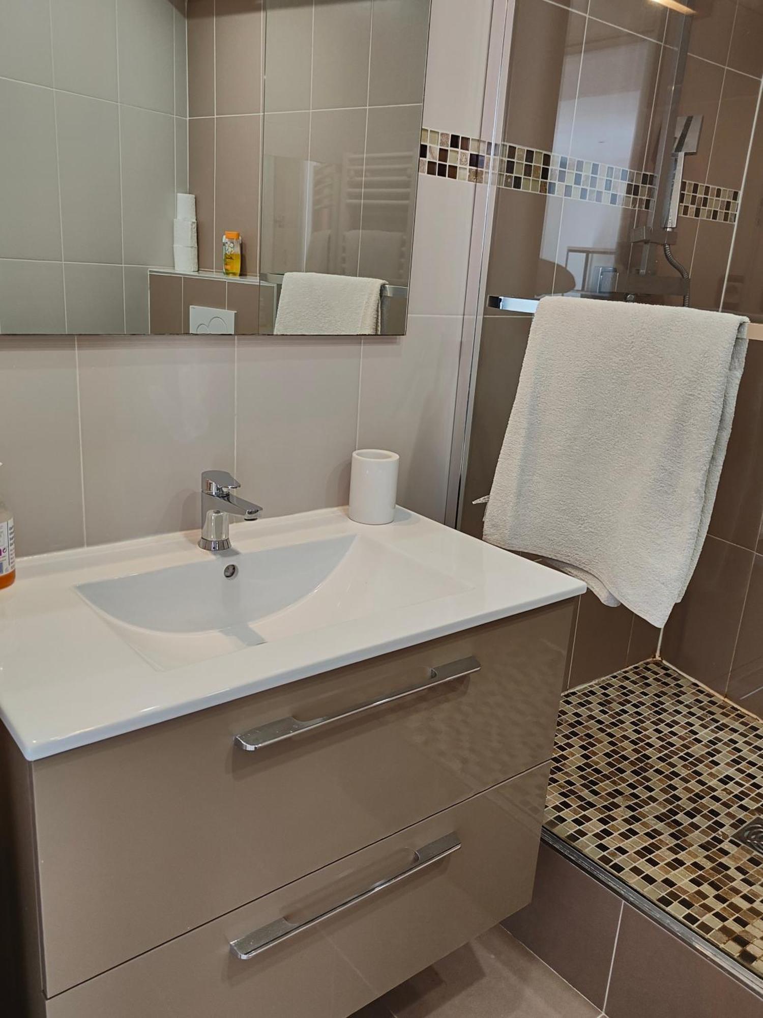 Petit Marais Nicois - 2p En Etage Eleve Appartamento Nizza